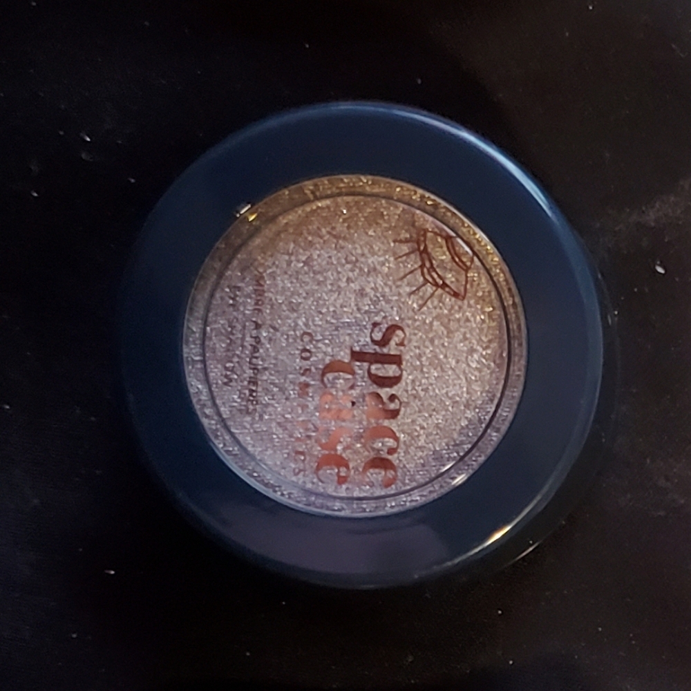 Eye shadow